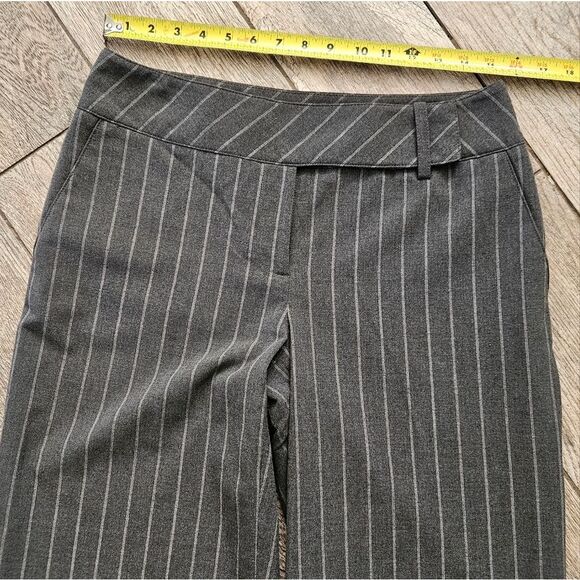 Apt. 9 Ava Stretch Gray Pin-Striped Capri Dress Pants Size 10 - Picture 5 of 8